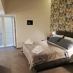 Le Di Rita Napels